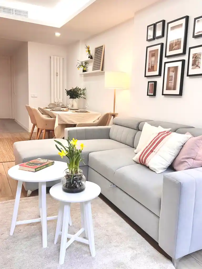 572C2473-78B1-40DF-932E-5C542C6E9F3C_1_105_c